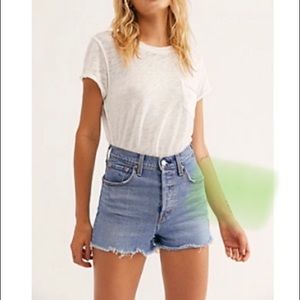Levi’s Ribcage Shorts (Light Blue)
